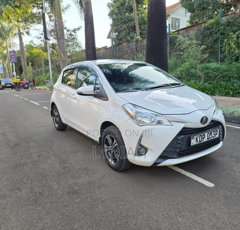 Toyota Vitz 2016 White