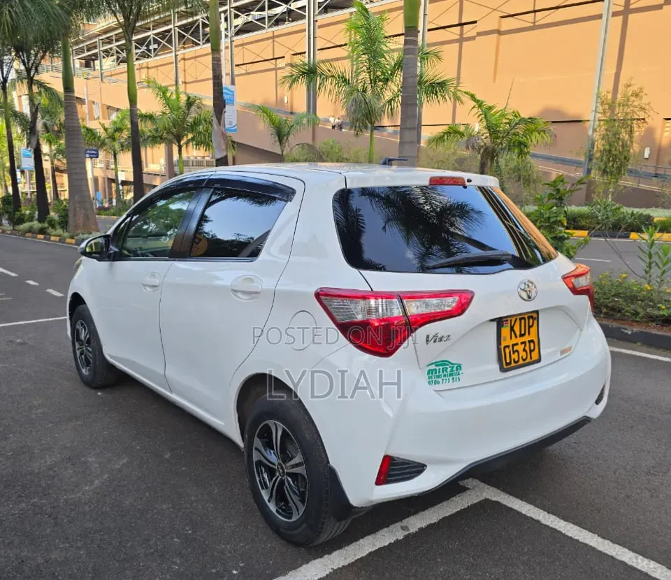 Toyota Vitz 2016 White