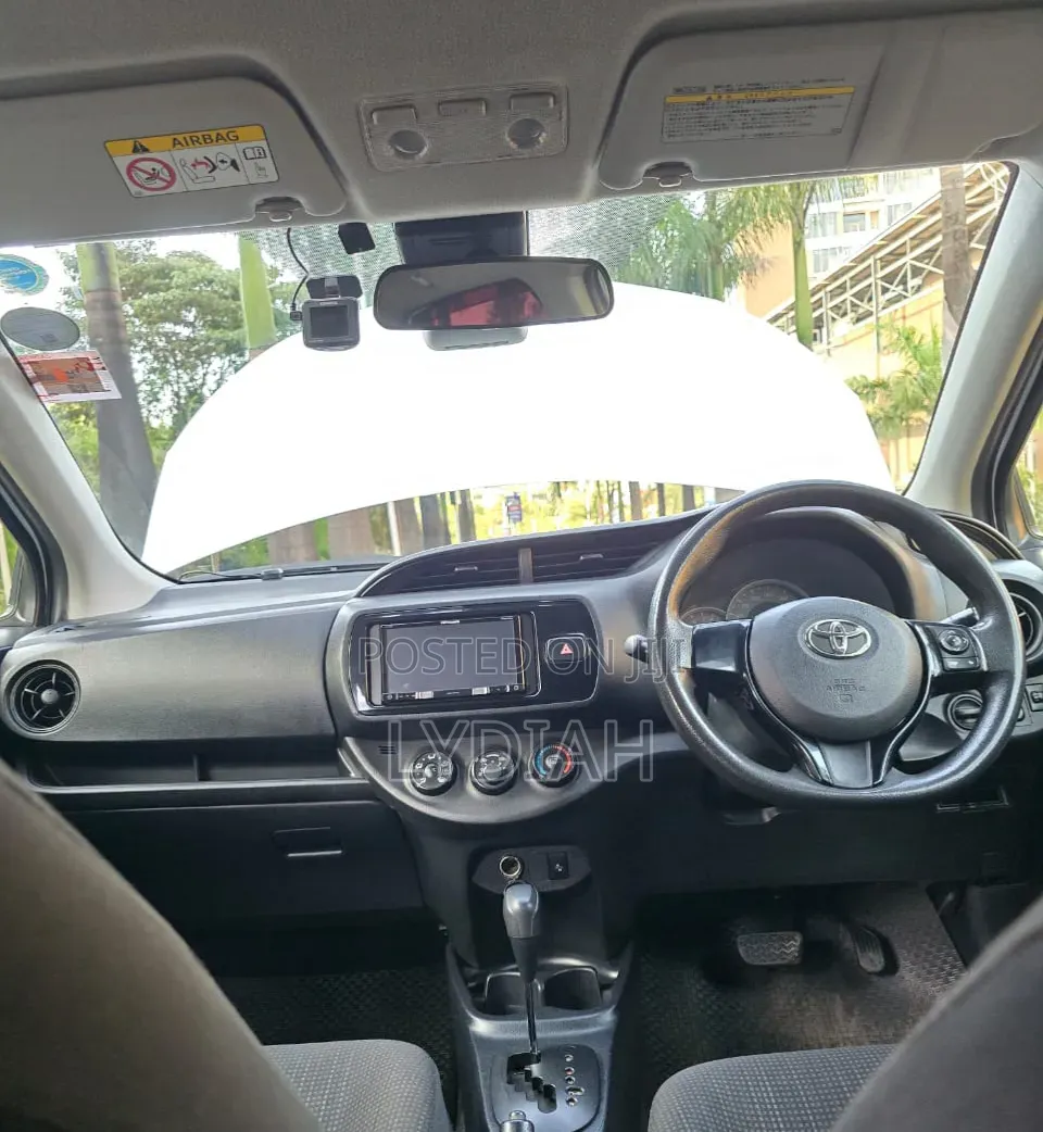 Toyota Vitz 2016 White