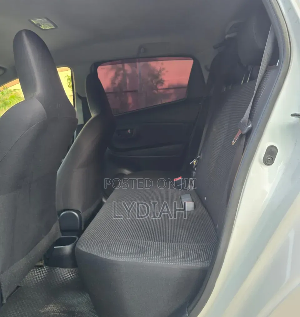 Toyota Vitz 2016 White