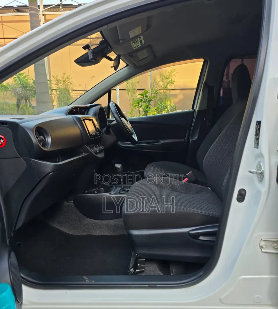 Toyota Vitz 2016 White