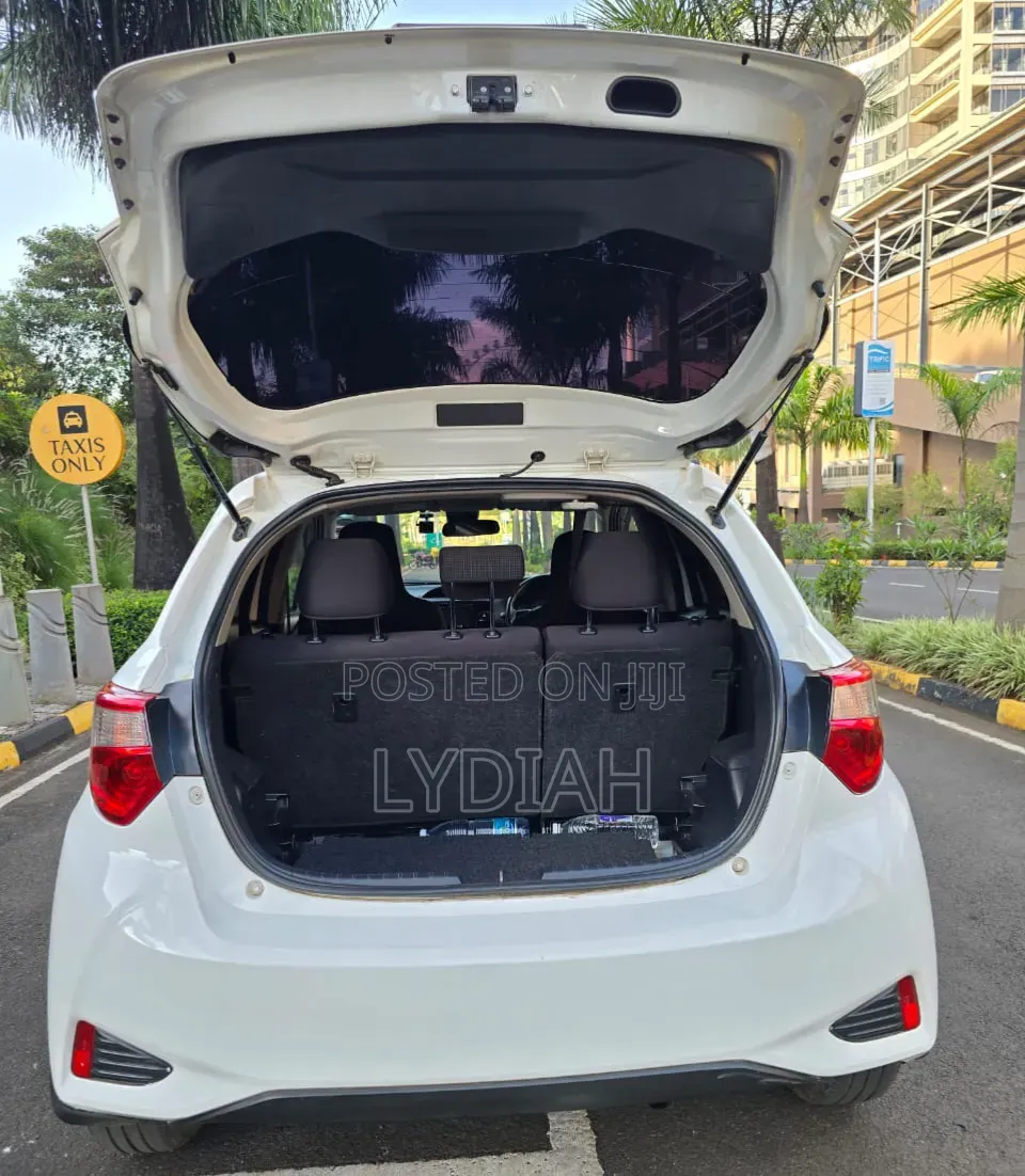 Toyota Vitz 2016 White