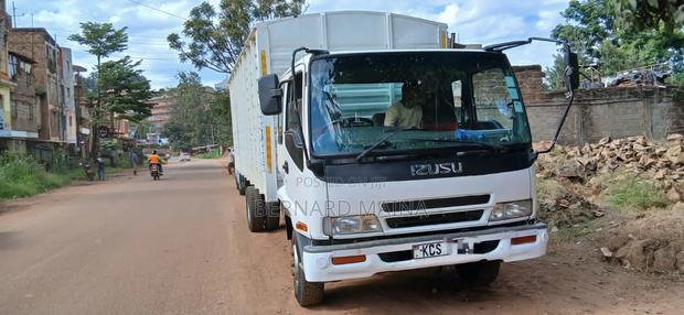 Isuzu FRR 33 Very Clean Unit - thumbnail 4