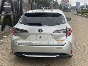 Toyota Corolla LE (1.8L 4cyl 2A) 2019 Silver