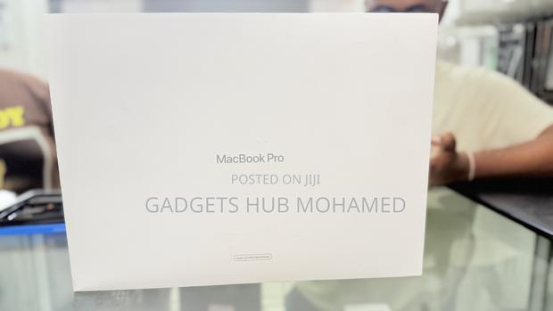 Laptop Apple MacBook Pro 16GB Apple M4 SSD 512GB - thumbnail 2