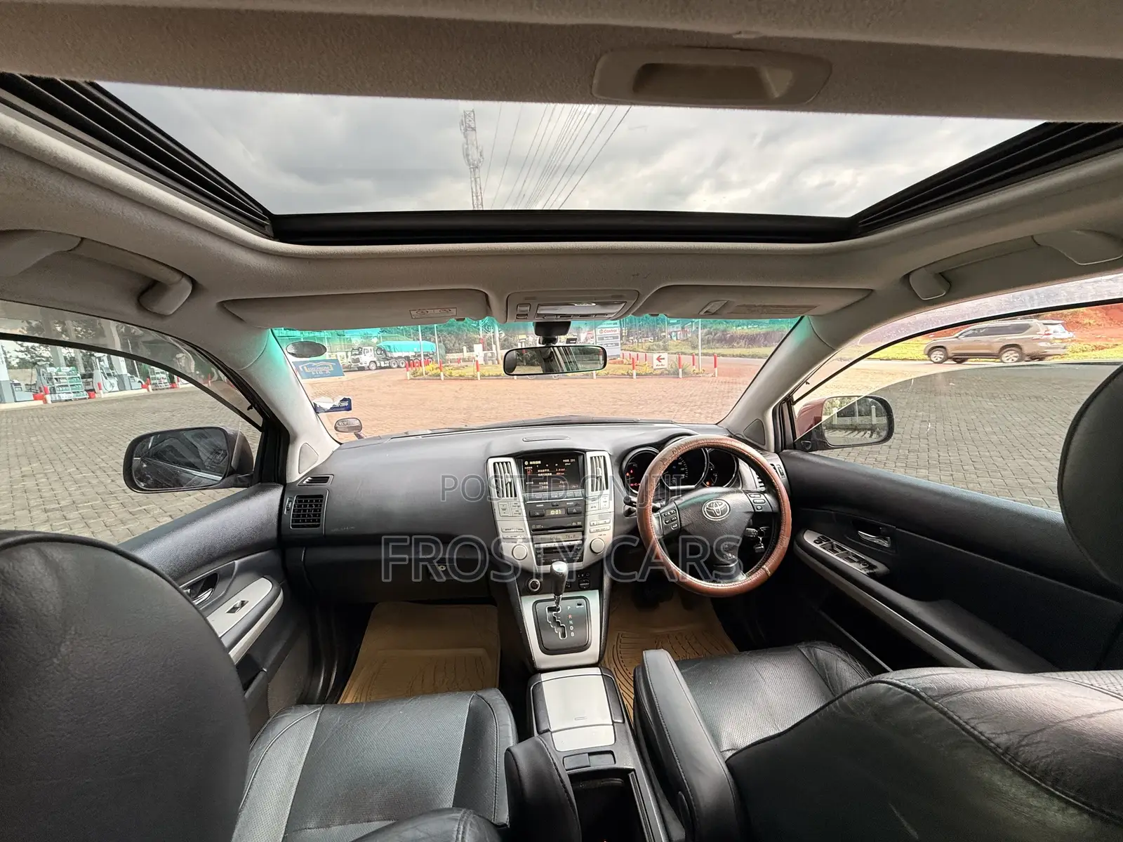 Toyota Harrier 3.3 Hybrid 4WD 2012 Maroon