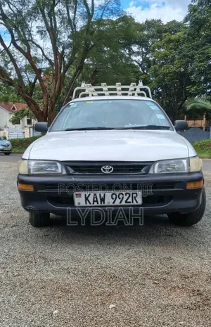Toyota Corolla 2000 White