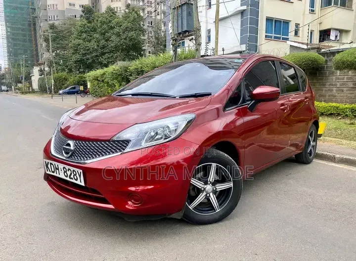 Nissan Note 2015 Red