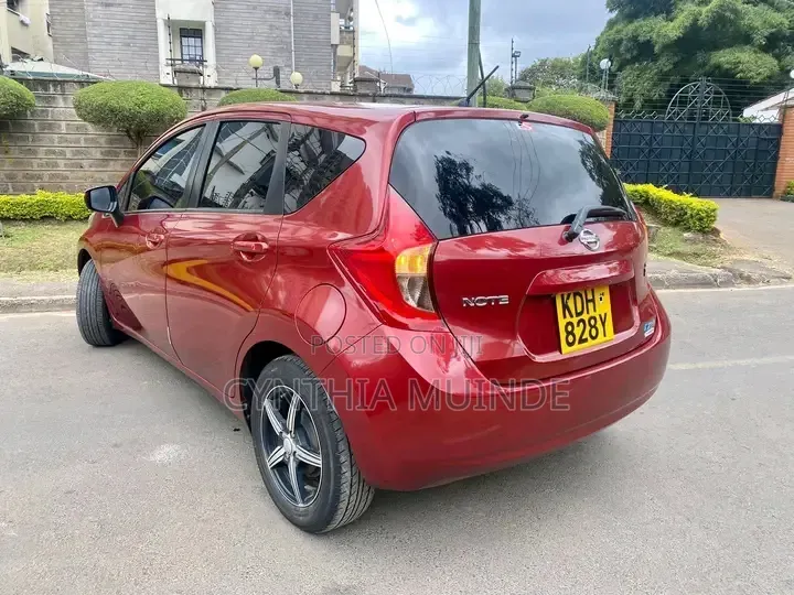 Nissan Note 2015 Red