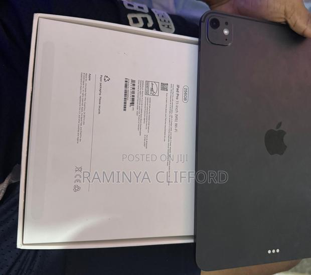 Apple iPad (2025) 256 GB Black - thumbnail 2