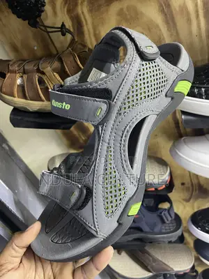 Kunsto Open Toe Hike Sandals