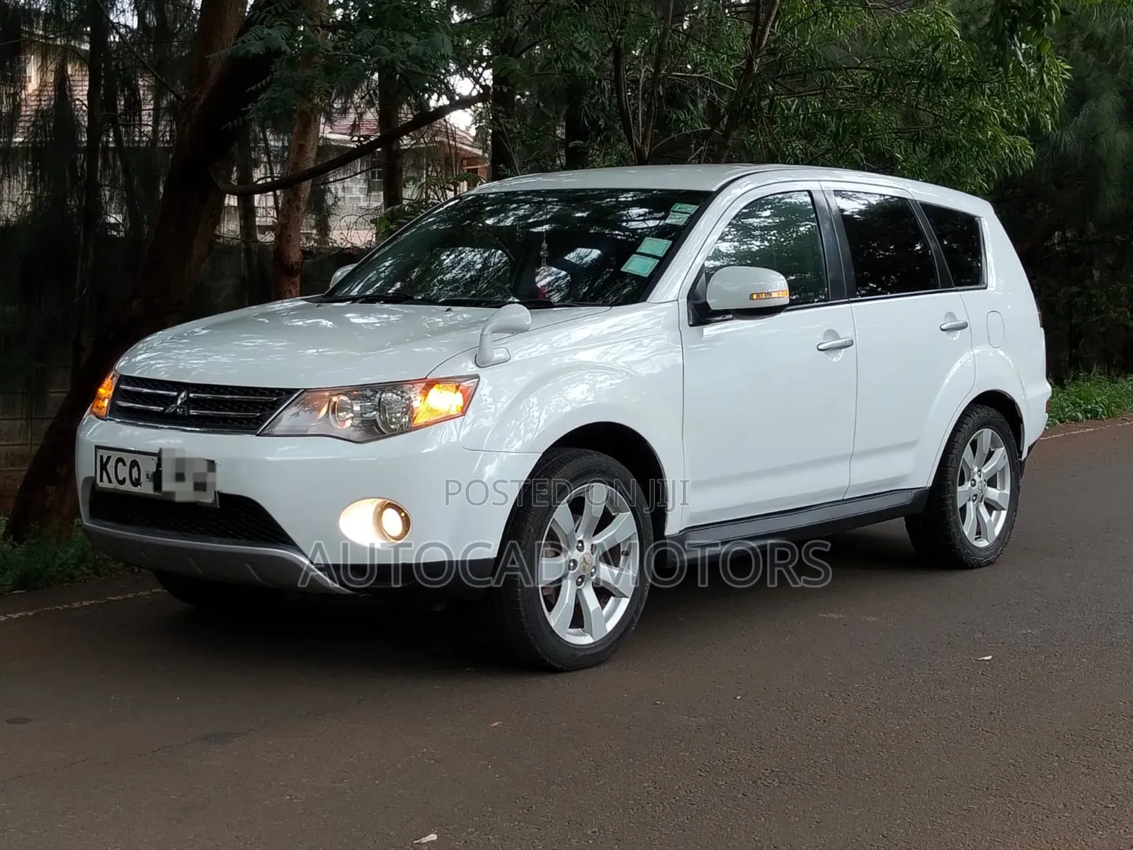 Mitsubishi Outlander 2011 Pearl