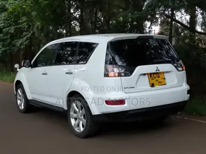 Mitsubishi Outlander 2011 Pearl
