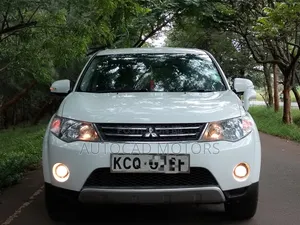 Mitsubishi Outlander 2011 Pearl