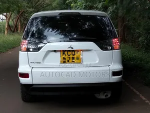 Mitsubishi Outlander 2011 Pearl