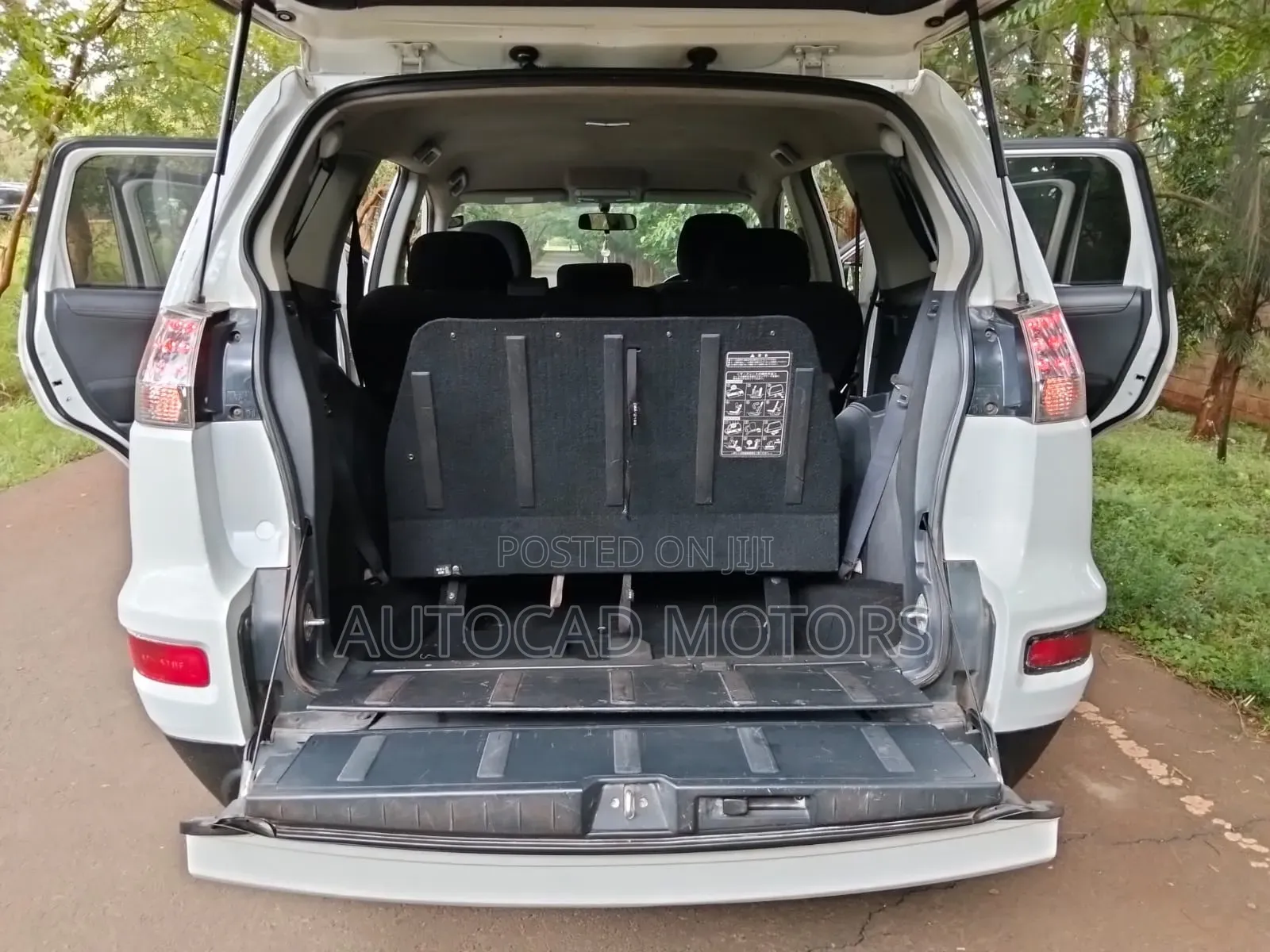 Mitsubishi Outlander 2011 Pearl