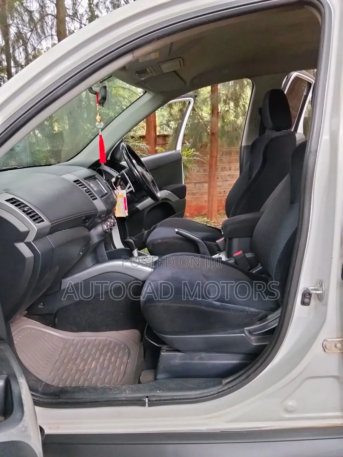 Mitsubishi Outlander 2011 Pearl