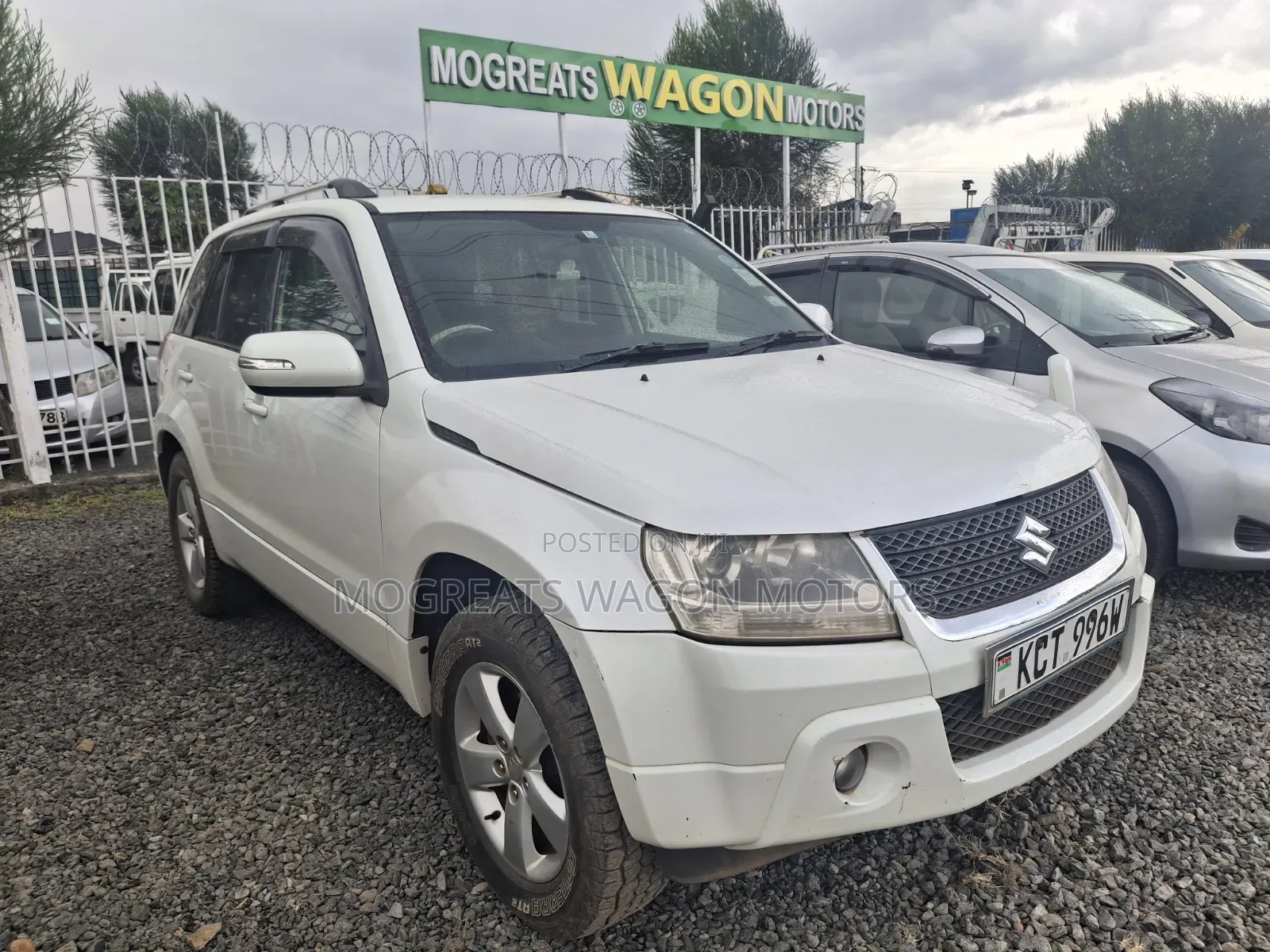 Suzuki Escudo 2012 White