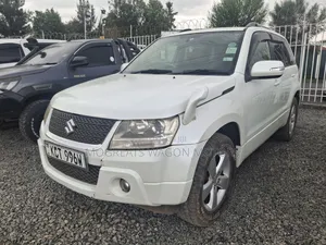 Suzuki Escudo 2012 White