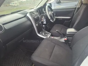 Suzuki Escudo 2012 White