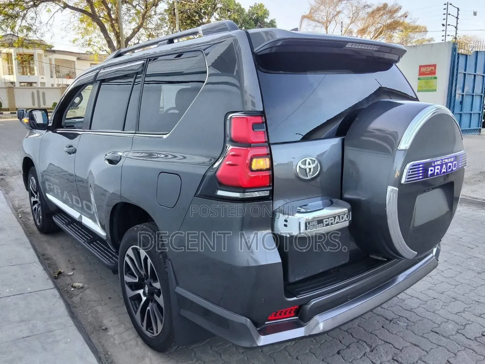 Toyota Land Cruiser Prado 2.8 2022 Gray
