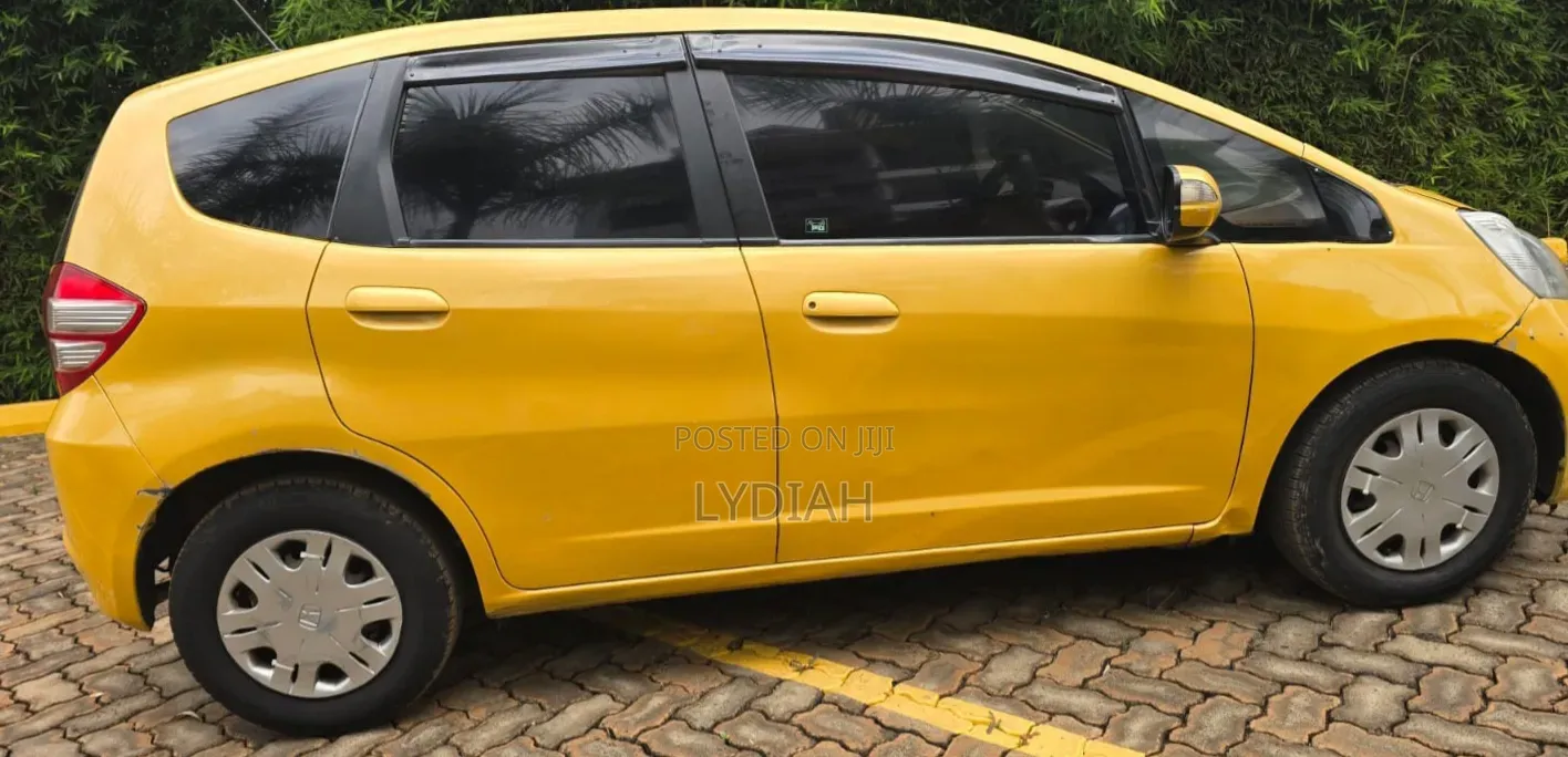 Honda Fit 2011 Yellow