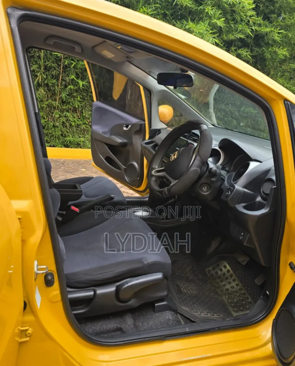 Honda Fit 2011 Yellow