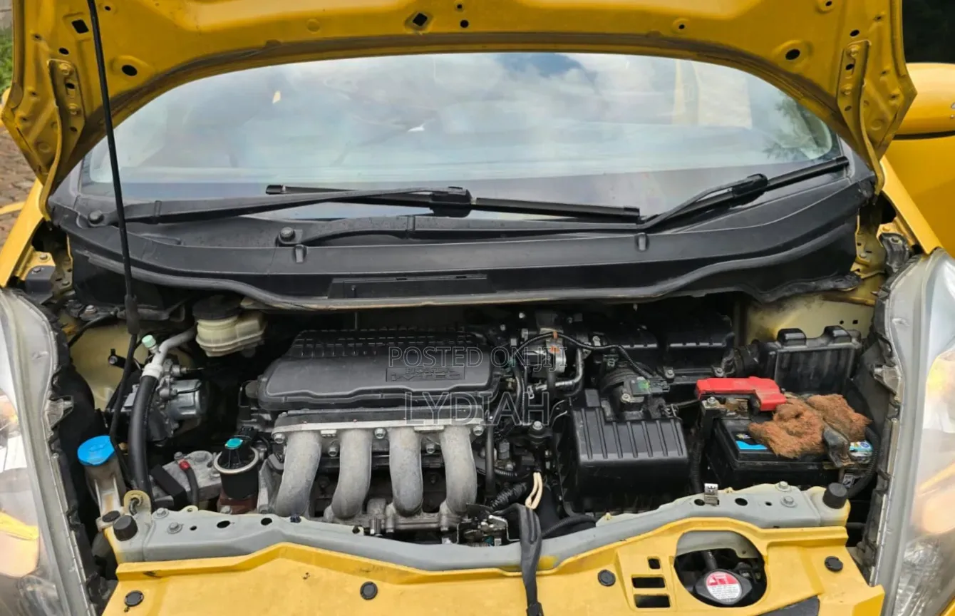 Honda Fit 2011 Yellow