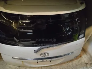 Toyota Isis Boot Complete