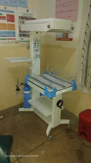 Baby Warmer With Phototherapy Light