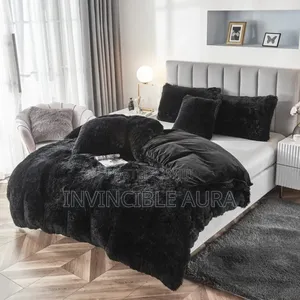 6*7 Fluffy Duvet With 1 Bedsheet, 2pillowcases And 2throw Pillow Cases