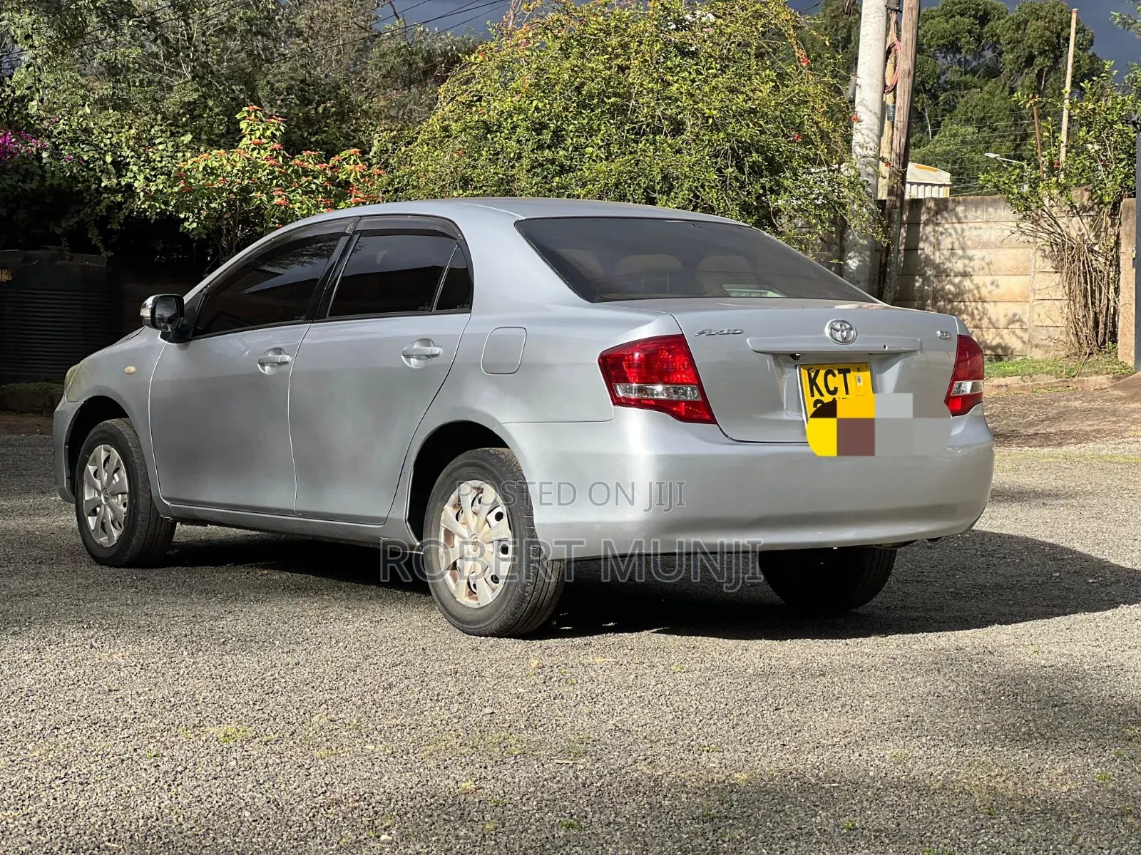 Toyota Axio 2012