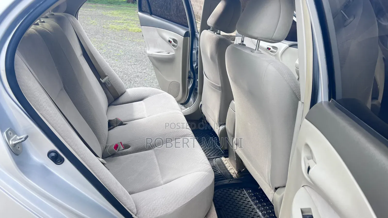 Toyota Axio 2012