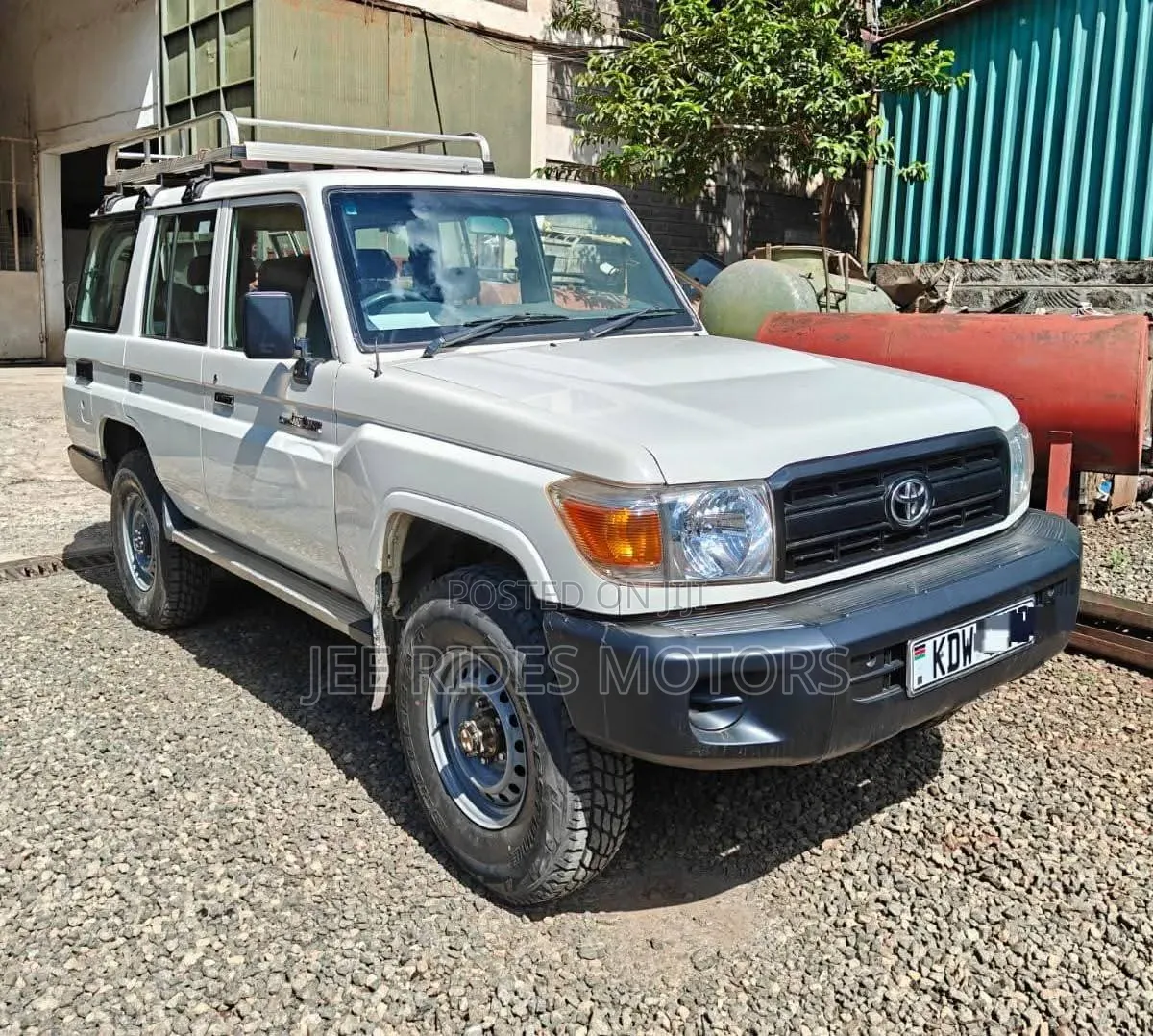 Toyota Land Cruiser 2015 White