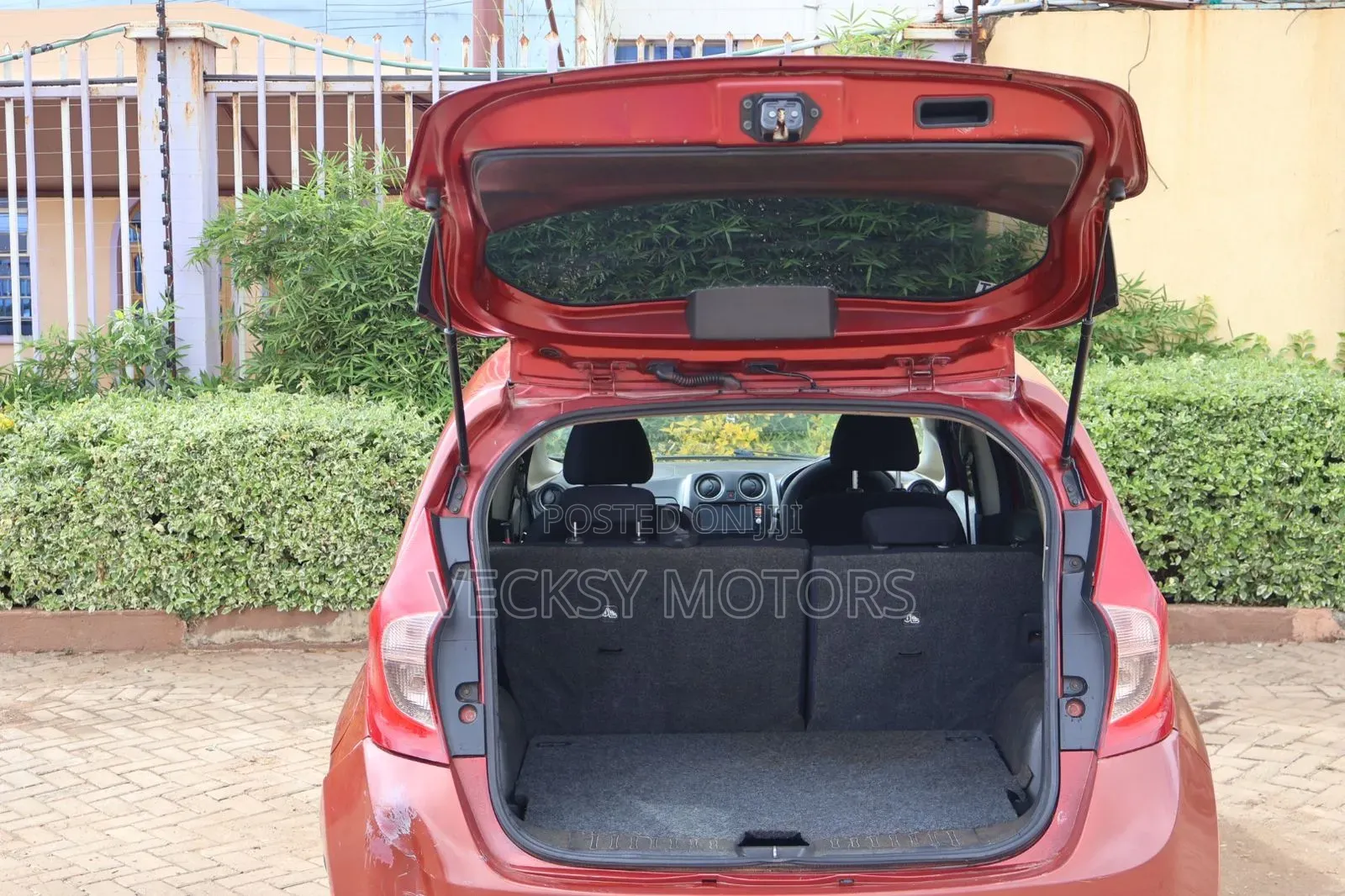 Nissan Note 2012 Red