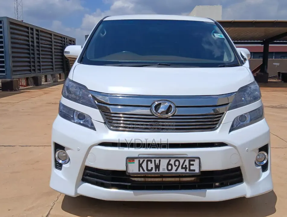 Toyota Vellfire 2014 White