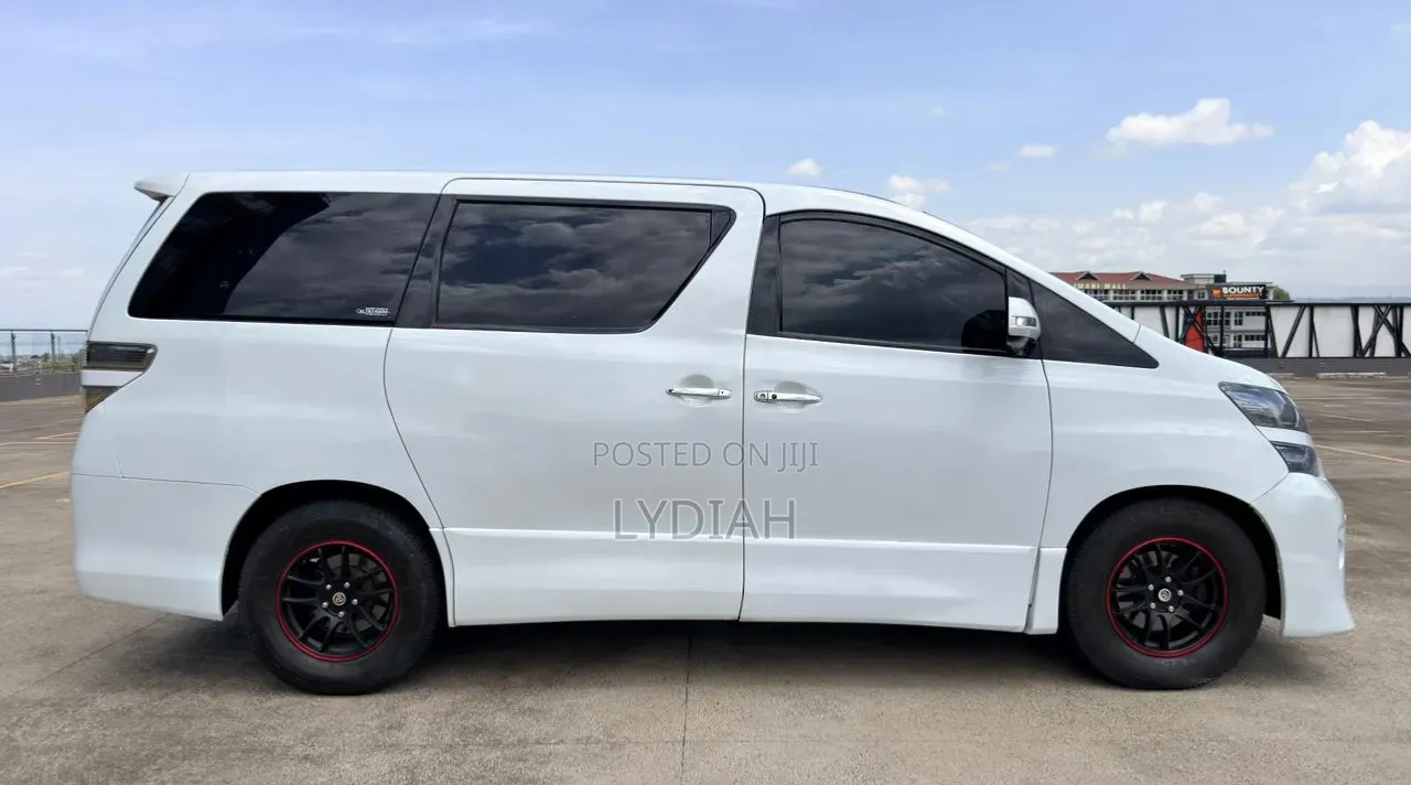 Toyota Vellfire 2014 White