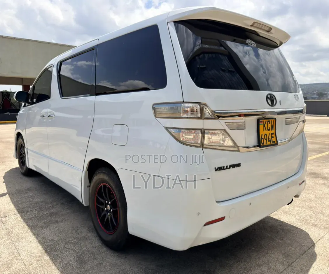 Toyota Vellfire 2014 White