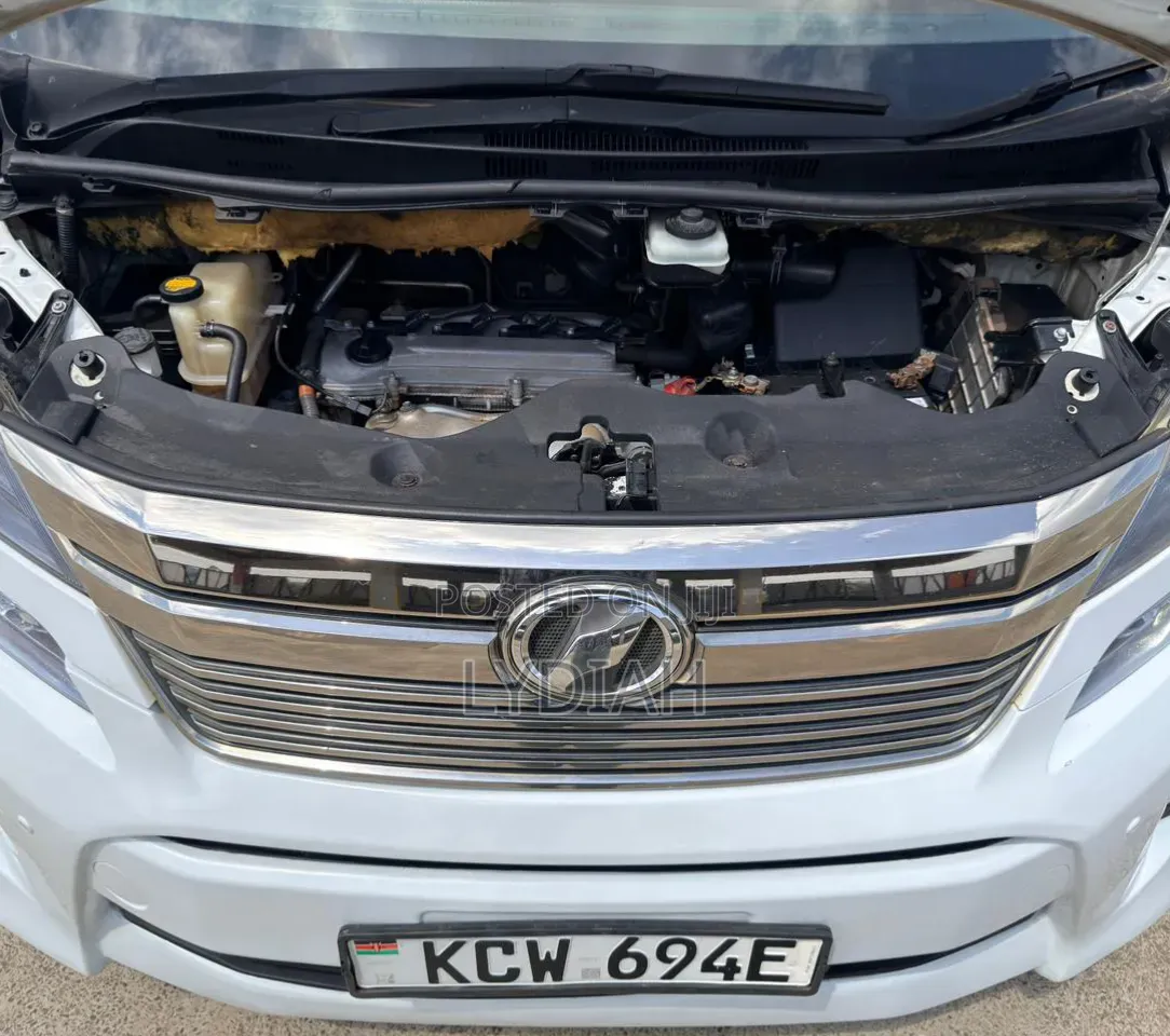Toyota Vellfire 2014 White
