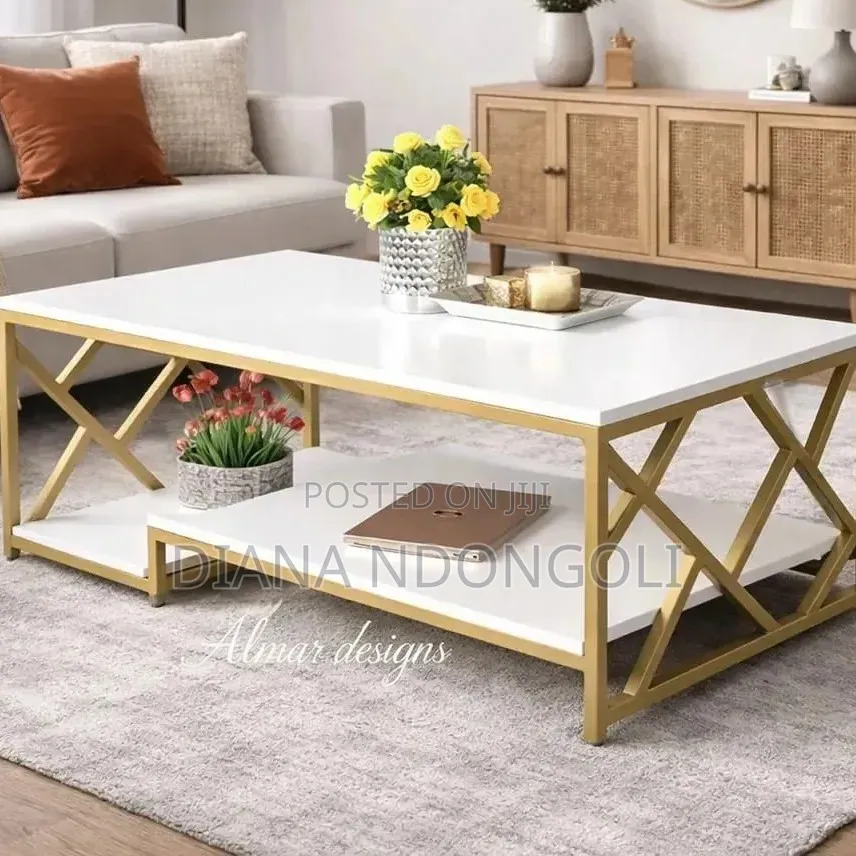 *Zippy Elegant Coffee Table