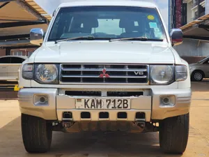 Mitsubishi Pajero 1999 White