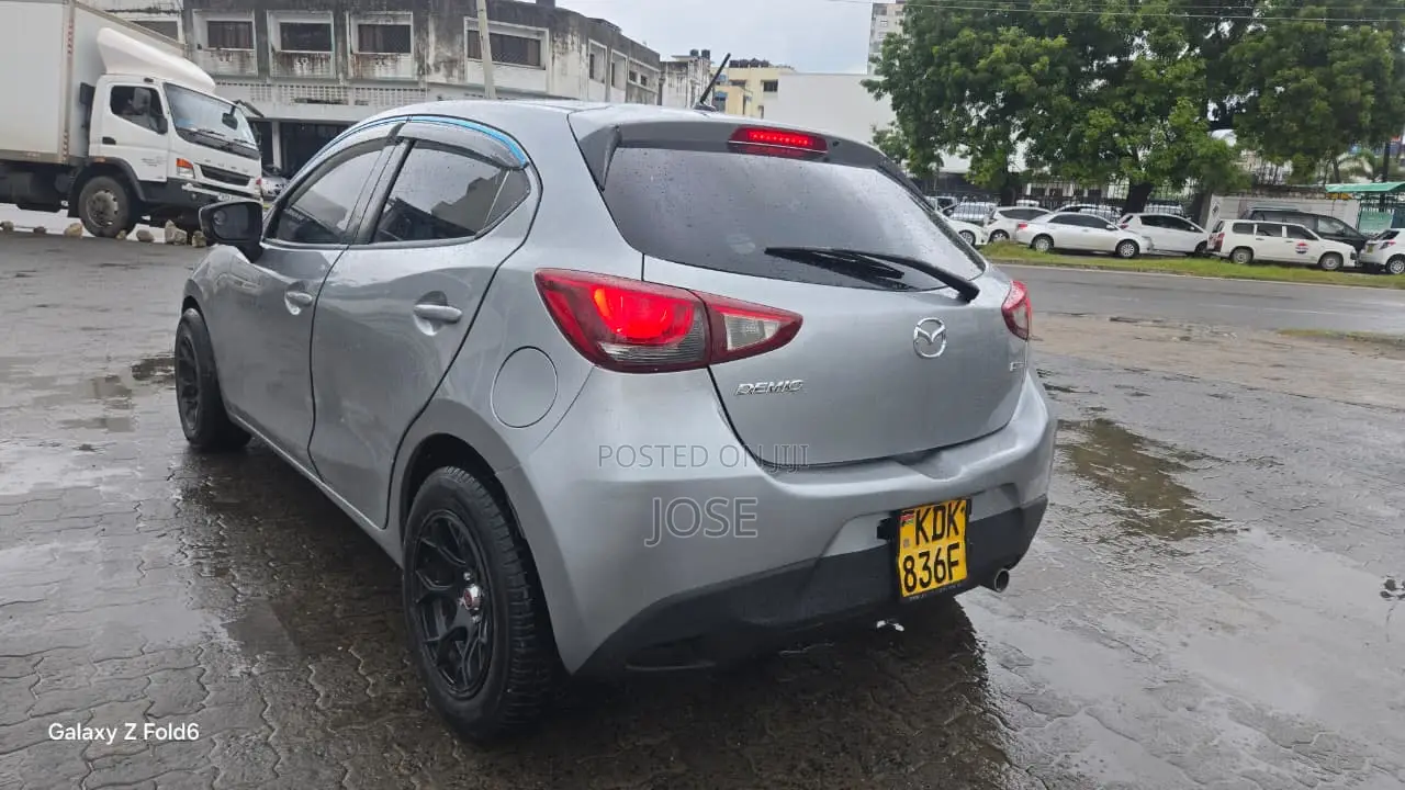 Mazda Demio 2016 Gray