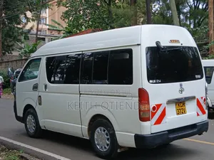 Toyota HiAce 2010 White