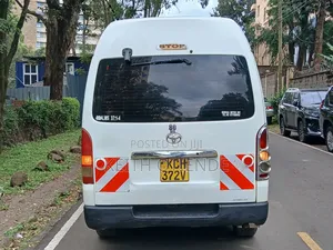 Toyota HiAce 2010 White