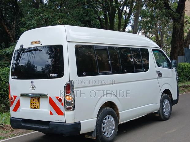 Toyota HiAce 2010 White - thumbnail 5