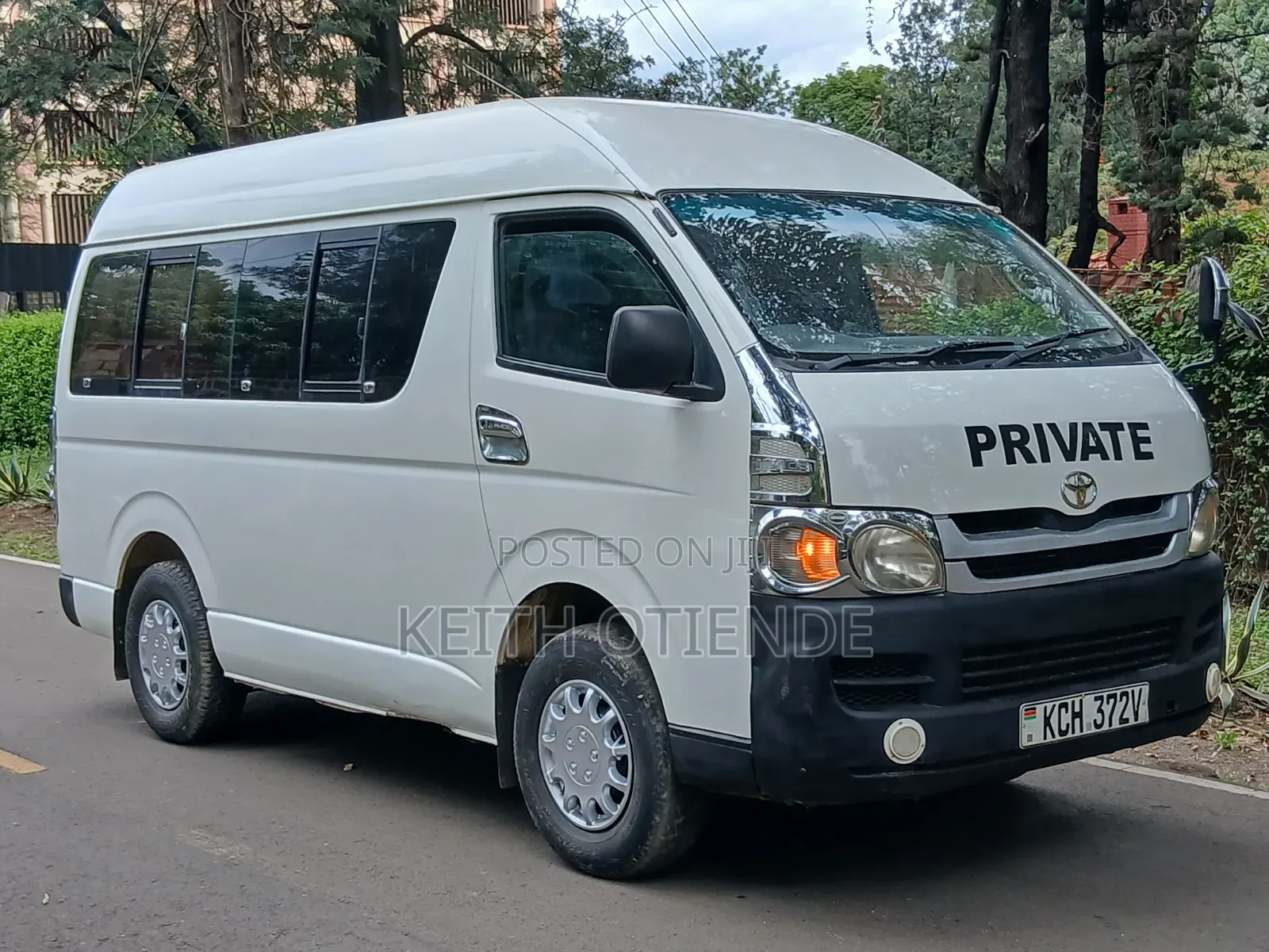 Toyota HiAce 2010 White