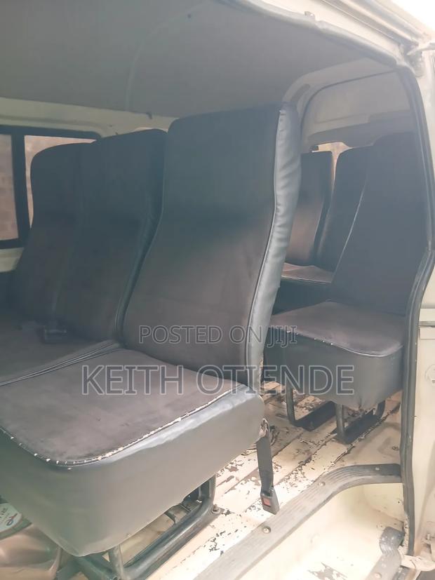 Toyota HiAce 2010 White - thumbnail 7