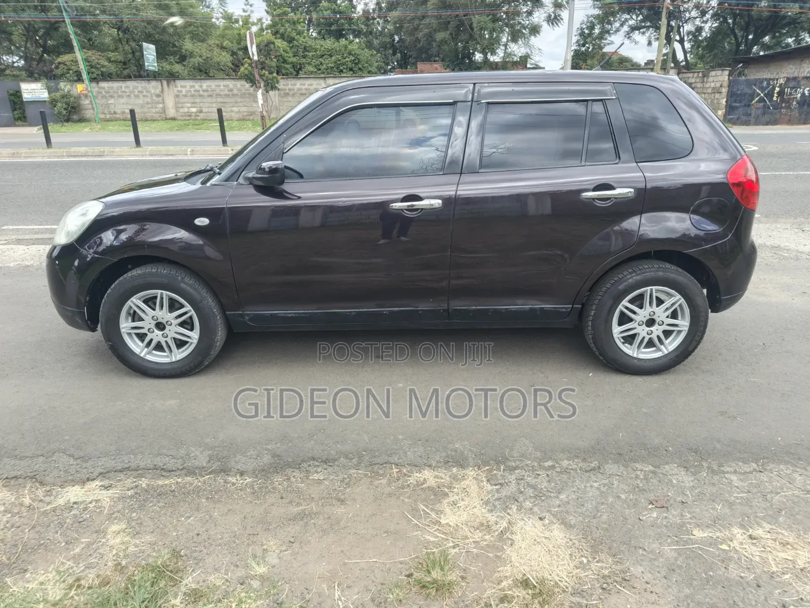 Mazda Verisa 2009 Brown