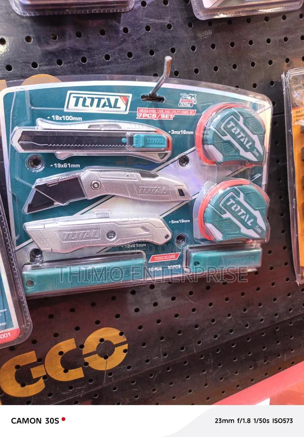 Measuring Tape and Utility Knife Set