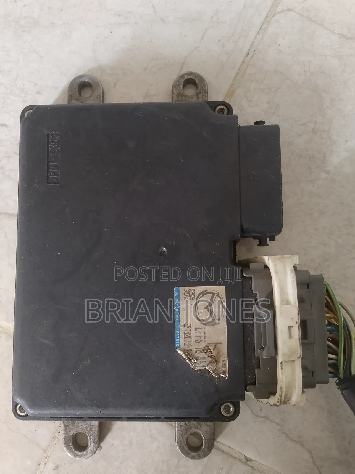L8 Engine Computer and Harness